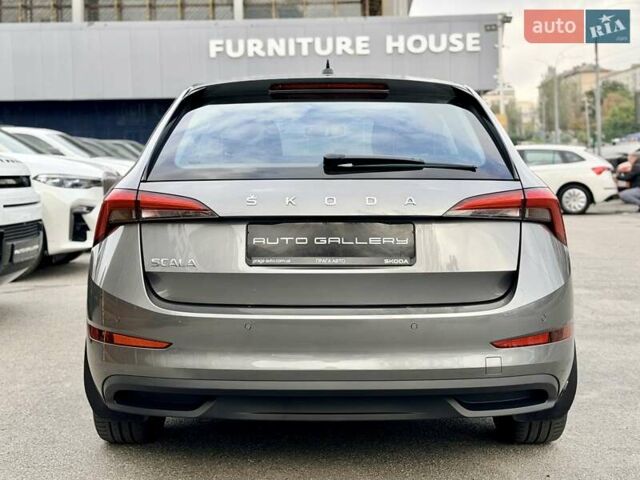Серый Шкода Scala, объемом двигателя 1.6 л и пробегом 96 тыс. км за 15700 $, фото 2 на Automoto.ua