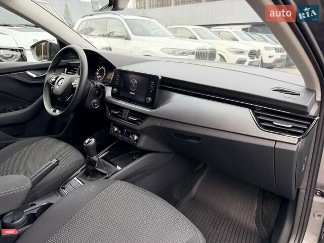 Серый Шкода Scala, объемом двигателя 1.6 л и пробегом 96 тыс. км за 15700 $, фото 23 на Automoto.ua