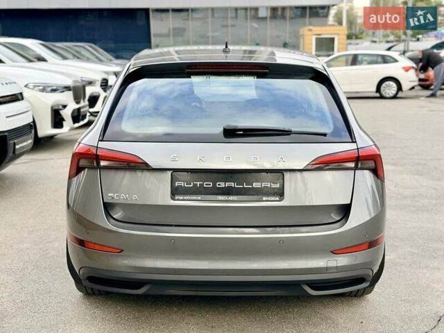 Серый Шкода Scala, объемом двигателя 1.6 л и пробегом 96 тыс. км за 15700 $, фото 1 на Automoto.ua