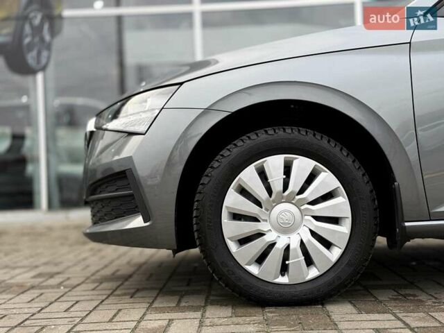 Серый Шкода Scala, объемом двигателя 1.6 л и пробегом 79 тыс. км за 15900 $, фото 4 на Automoto.ua