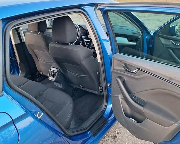 Синій Шкода Scala, об'ємом двигуна 1.6 л та пробігом 257 тис. км за 17500 $, фото 4 на Automoto.ua