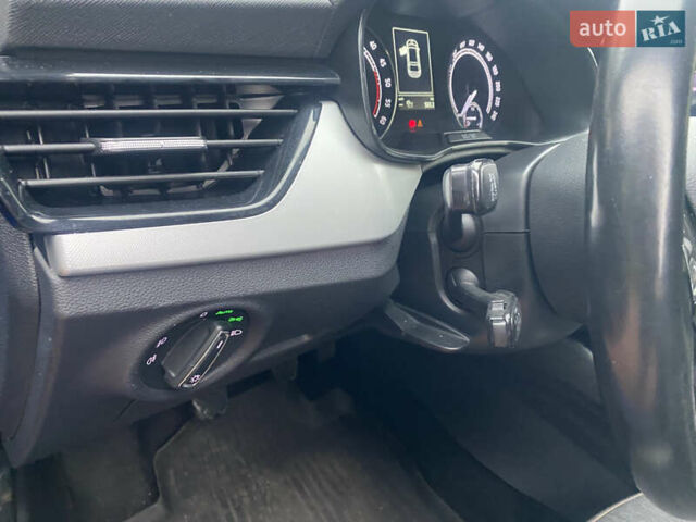 Синий Шкода Scala, объемом двигателя 1.6 л и пробегом 298 тыс. км за 13700 $, фото 12 на Automoto.ua