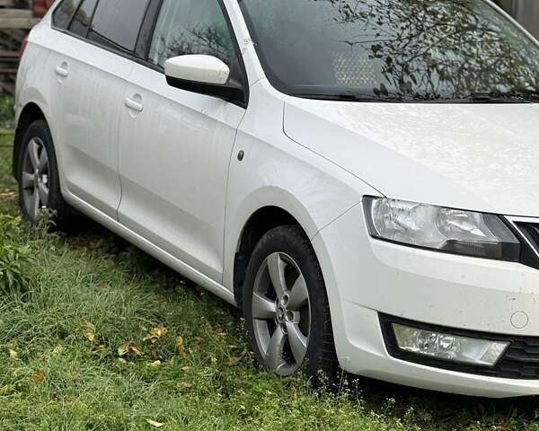 Белый Шкода Спейсбек, объемом двигателя 1.2 л и пробегом 115 тыс. км за 8500 $, фото 1 на Automoto.ua