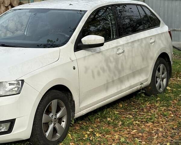 Белый Шкода Спейсбек, объемом двигателя 1.2 л и пробегом 115 тыс. км за 8500 $, фото 2 на Automoto.ua