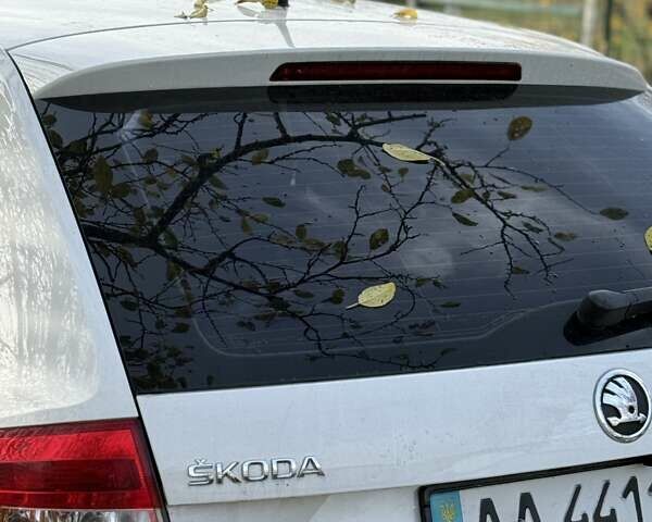 Белый Шкода Спейсбек, объемом двигателя 1.2 л и пробегом 115 тыс. км за 8500 $, фото 4 на Automoto.ua