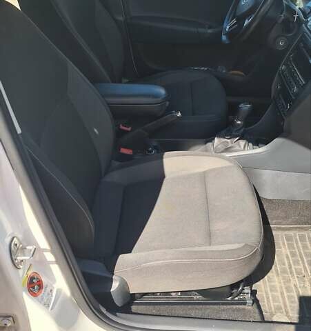 Белый Шкода Спейсбек, объемом двигателя 1.2 л и пробегом 66 тыс. км за 7900 $, фото 6 на Automoto.ua