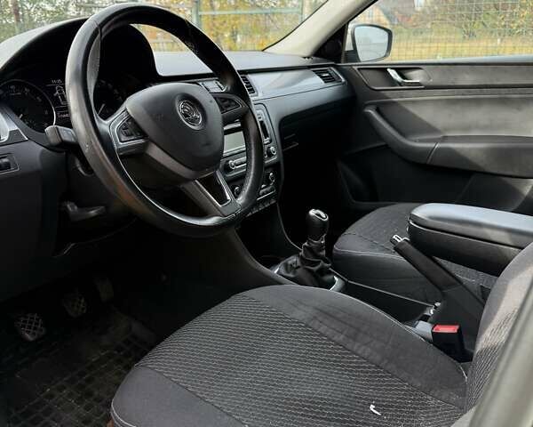 Белый Шкода Спейсбек, объемом двигателя 1.2 л и пробегом 115 тыс. км за 8500 $, фото 5 на Automoto.ua