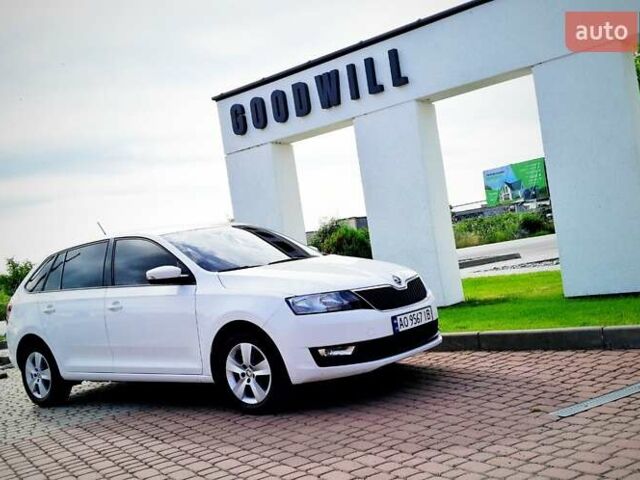 Белый Шкода Спейсбек, объемом двигателя 1 л и пробегом 147 тыс. км за 8650 $, фото 1 на Automoto.ua