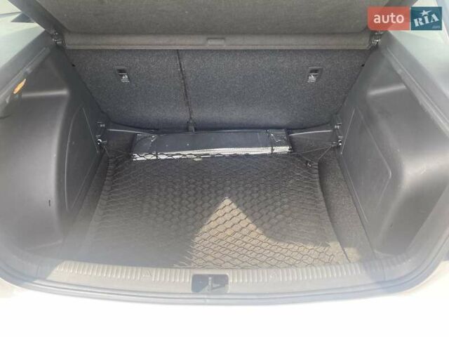 Шкода Спейсбек 2017 в Киеве на Automoto.ua Белый Шкода Спейсбек, объемом двигателя 1 л и пробегом 163 тыс. км за 8000 $, фото 5 на Automoto.ua