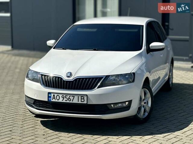 Белый Шкода Спейсбек, объемом двигателя 1 л и пробегом 147 тыс. км за 8650 $, фото 2 на Automoto.ua
