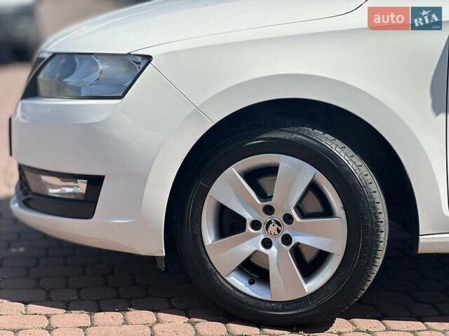 Белый Шкода Спейсбек, объемом двигателя 1 л и пробегом 147 тыс. км за 8650 $, фото 6 на Automoto.ua