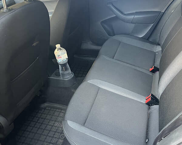 Черный Шкода Спейсбек, объемом двигателя 1.6 л и пробегом 88 тыс. км за 9400 $, фото 5 на Automoto.ua