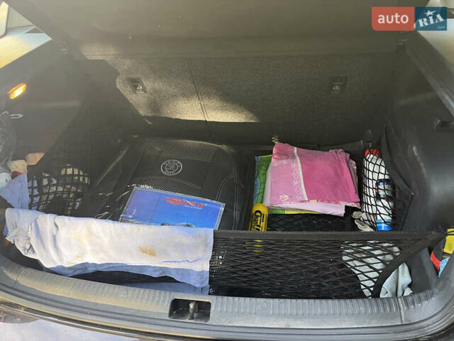 Черный Шкода Спейсбек, объемом двигателя 1.6 л и пробегом 88 тыс. км за 9400 $, фото 4 на Automoto.ua