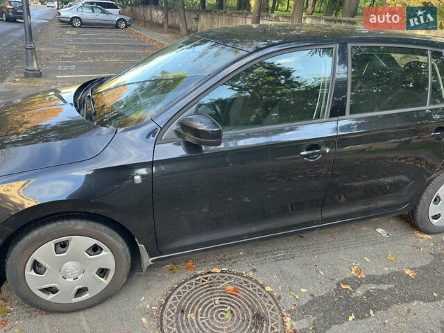 Черный Шкода Спейсбек, объемом двигателя 1.6 л и пробегом 88 тыс. км за 9400 $, фото 2 на Automoto.ua