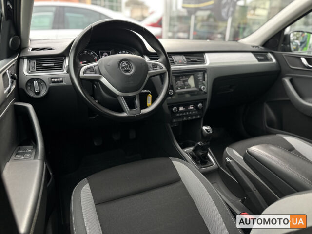 Шкода Спейсбек 2017 в Киеве на Automoto.ua Черный Шкода Спейсбек, объемом двигателя 1.2 л и пробегом 87 тыс. км за 10000 $, фото 4 на Automoto.ua