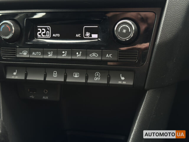 Шкода Спейсбек 2017 в Киеве на Automoto.ua Черный Шкода Спейсбек, объемом двигателя 1.2 л и пробегом 87 тыс. км за 10000 $, фото 6 на Automoto.ua