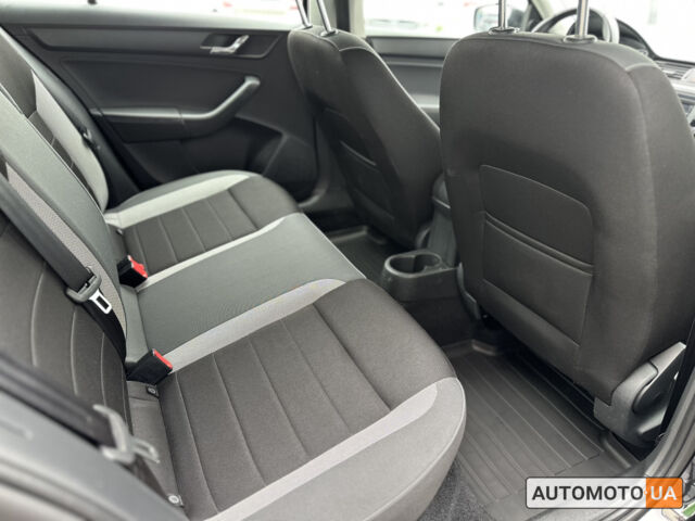 Шкода Спейсбек 2017 в Киеве на Automoto.ua Черный Шкода Спейсбек, объемом двигателя 1.2 л и пробегом 87 тыс. км за 10000 $, фото 22 на Automoto.ua