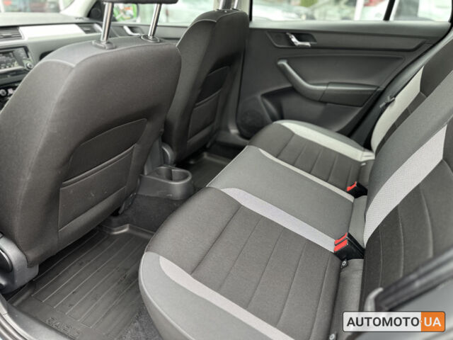 Шкода Спейсбек 2017 в Киеве на Automoto.ua Черный Шкода Спейсбек, объемом двигателя 1.2 л и пробегом 87 тыс. км за 10000 $, фото 18 на Automoto.ua