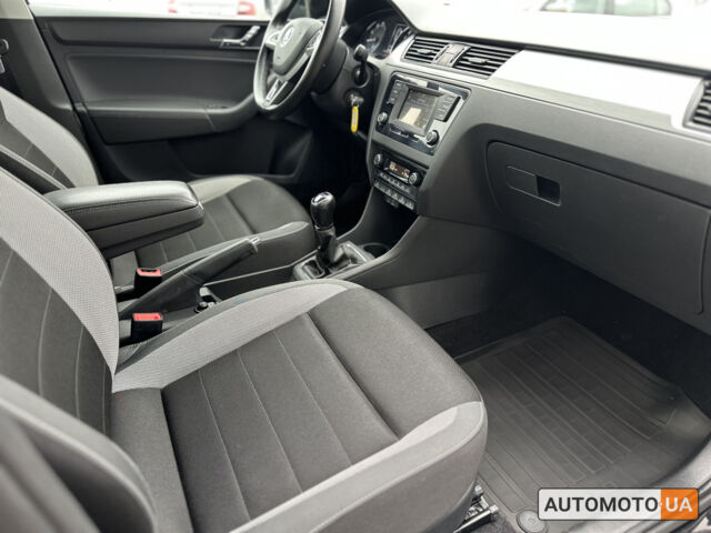 Шкода Спейсбек 2017 в Киеве на Automoto.ua Черный Шкода Спейсбек, объемом двигателя 1.2 л и пробегом 87 тыс. км за 10000 $, фото 21 на Automoto.ua