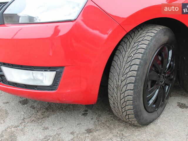 Красный Шкода Спейсбек, объемом двигателя 1.2 л и пробегом 180 тыс. км за 6400 $, фото 12 на Automoto.ua