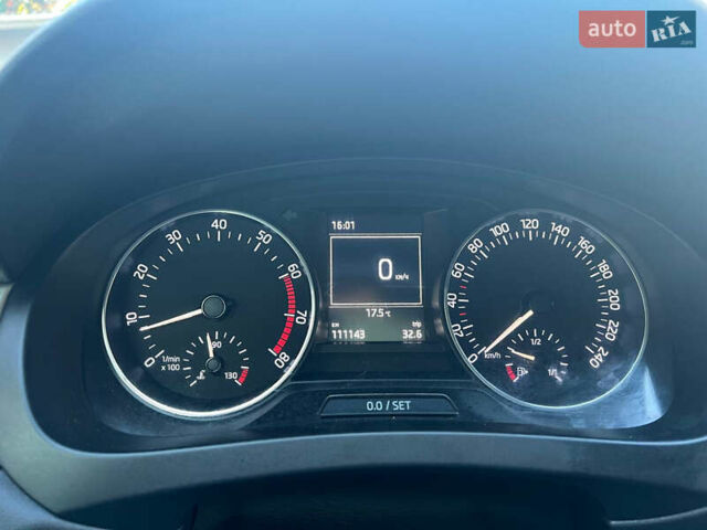 Красный Шкода Спейсбек, объемом двигателя 1.2 л и пробегом 111 тыс. км за 8000 $, фото 6 на Automoto.ua