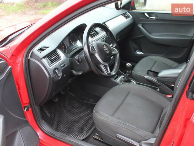 Красный Шкода Спейсбек, объемом двигателя 1.2 л и пробегом 180 тыс. км за 6400 $, фото 7 на Automoto.ua