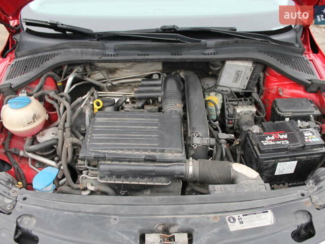 Красный Шкода Спейсбек, объемом двигателя 1.2 л и пробегом 180 тыс. км за 6400 $, фото 13 на Automoto.ua