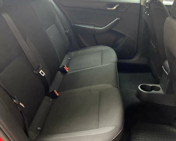 Красный Шкода Спейсбек, объемом двигателя 1.2 л и пробегом 111 тыс. км за 8000 $, фото 8 на Automoto.ua