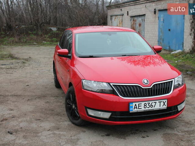 Красный Шкода Спейсбек, объемом двигателя 1.2 л и пробегом 180 тыс. км за 6400 $, фото 3 на Automoto.ua