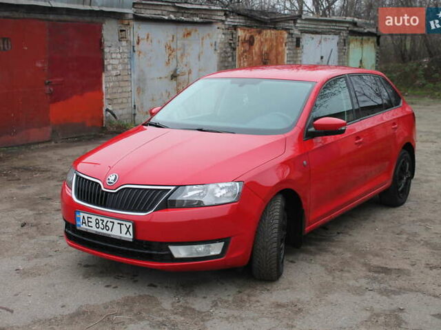 Красный Шкода Спейсбек, объемом двигателя 1.2 л и пробегом 180 тыс. км за 6400 $, фото 2 на Automoto.ua