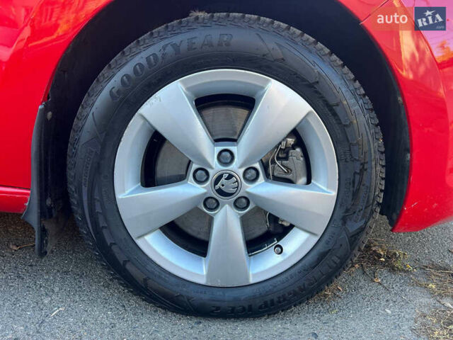 Красный Шкода Спейсбек, объемом двигателя 1.2 л и пробегом 111 тыс. км за 8000 $, фото 11 на Automoto.ua