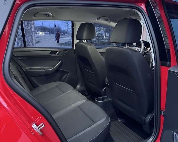 Красный Шкода Спейсбек, объемом двигателя 1.2 л и пробегом 50 тыс. км за 12000 $, фото 17 на Automoto.ua