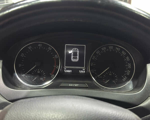 Червоний Шкода Спейсбек, об'ємом двигуна 1.2 л та пробігом 124 тис. км за 6000 $, фото 4 на Automoto.ua