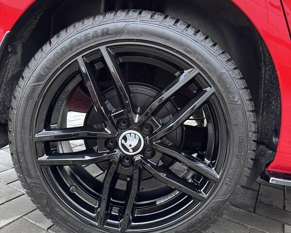 Красный Шкода Спейсбек, объемом двигателя 1.2 л и пробегом 50 тыс. км за 12000 $, фото 7 на Automoto.ua