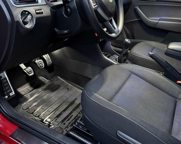 Красный Шкода Спейсбек, объемом двигателя 1.2 л и пробегом 50 тыс. км за 12000 $, фото 25 на Automoto.ua