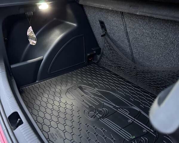 Красный Шкода Спейсбек, объемом двигателя 1.2 л и пробегом 50 тыс. км за 12000 $, фото 15 на Automoto.ua