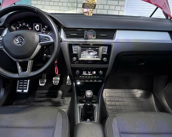 Красный Шкода Спейсбек, объемом двигателя 1.2 л и пробегом 50 тыс. км за 12000 $, фото 22 на Automoto.ua