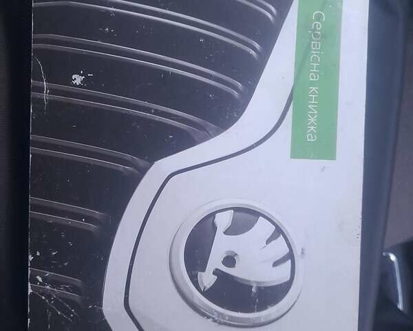 Красный Шкода Спейсбек, объемом двигателя 1.2 л и пробегом 99 тыс. км за 9300 $, фото 10 на Automoto.ua