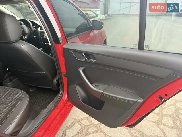 Красный Шкода Спейсбек, объемом двигателя 1.6 л и пробегом 354 тыс. км за 7000 $, фото 7 на Automoto.ua