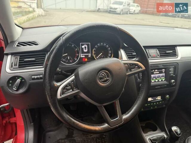 Красный Шкода Спейсбек, объемом двигателя 1.6 л и пробегом 354 тыс. км за 7000 $, фото 16 на Automoto.ua