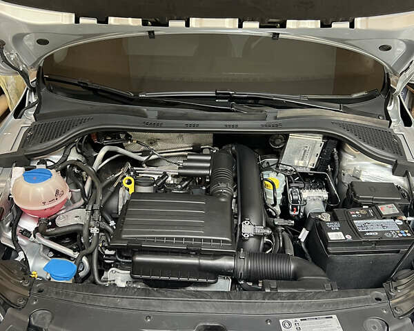 Серый Шкода Спейсбек, объемом двигателя 1.2 л и пробегом 110 тыс. км за 9500 $, фото 2 на Automoto.ua