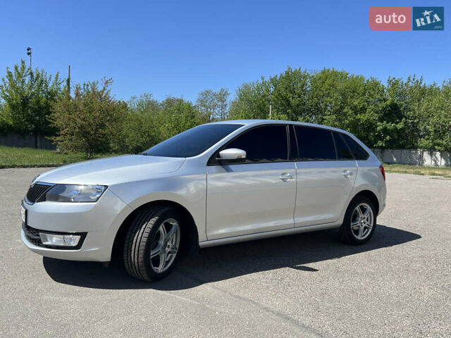 Серый Шкода Спейсбек, объемом двигателя 1.2 л и пробегом 110 тыс. км за 9500 $, фото 9 на Automoto.ua