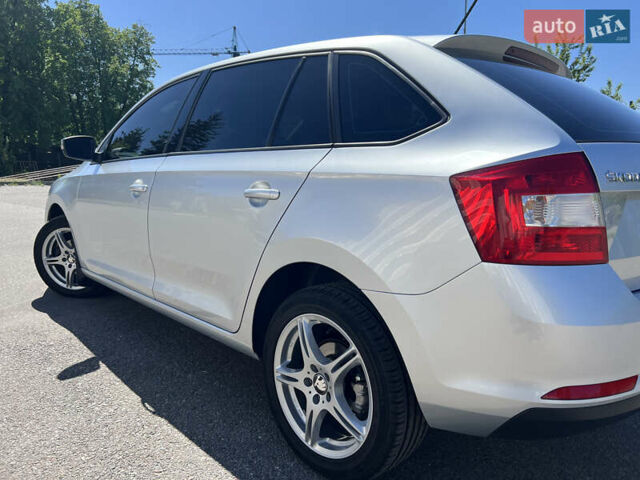 Серый Шкода Спейсбек, объемом двигателя 1.2 л и пробегом 110 тыс. км за 9500 $, фото 7 на Automoto.ua