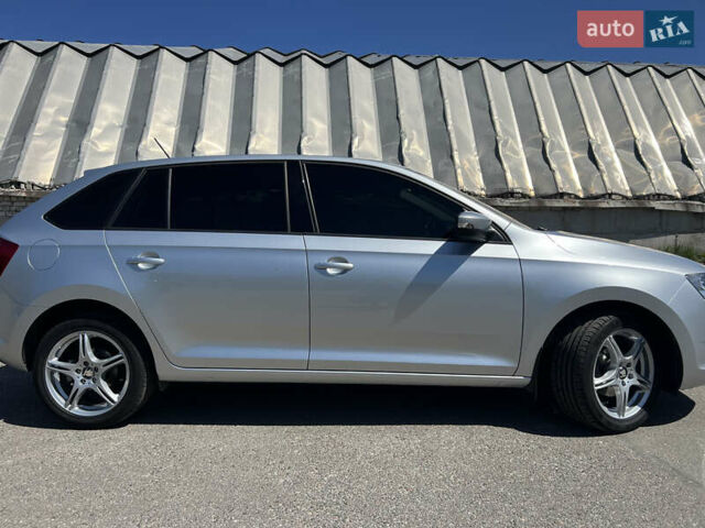 Серый Шкода Спейсбек, объемом двигателя 1.2 л и пробегом 110 тыс. км за 9500 $, фото 8 на Automoto.ua