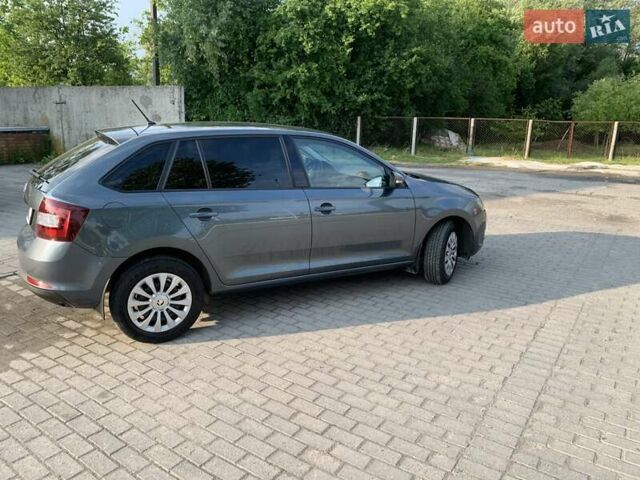 Серый Шкода Спейсбек, объемом двигателя 1.6 л и пробегом 122 тыс. км за 9000 $, фото 1 на Automoto.ua