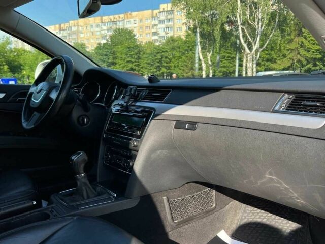 Белый Шкода Суперб, объемом двигателя 1.6 л и пробегом 183 тыс. км за 8250 $, фото 9 на Automoto.ua