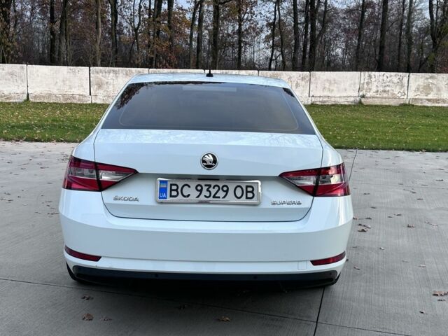 Белый Шкода Суперб, объемом двигателя 1.6 л и пробегом 171 тыс. км за 14000 $, фото 5 на Automoto.ua