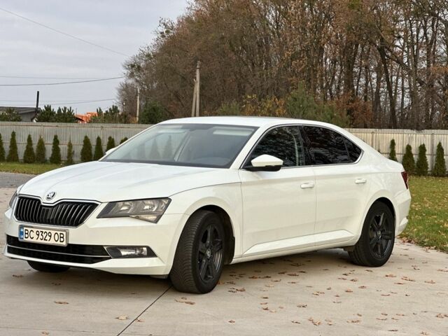 Белый Шкода Суперб, объемом двигателя 1.6 л и пробегом 171 тыс. км за 14000 $, фото 2 на Automoto.ua