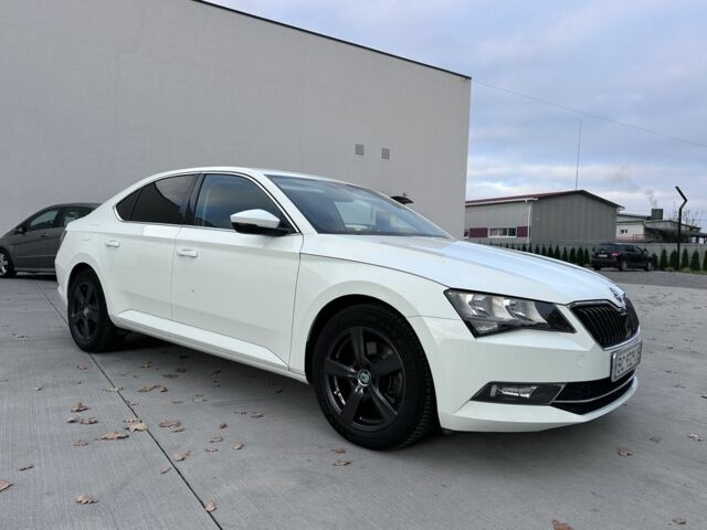 Белый Шкода Суперб, объемом двигателя 1.6 л и пробегом 171 тыс. км за 14000 $, фото 3 на Automoto.ua