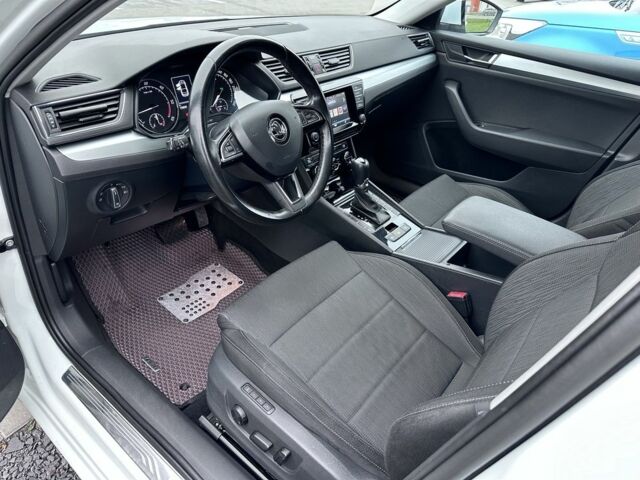 Белый Шкода Суперб, объемом двигателя 1.6 л и пробегом 171 тыс. км за 14000 $, фото 6 на Automoto.ua